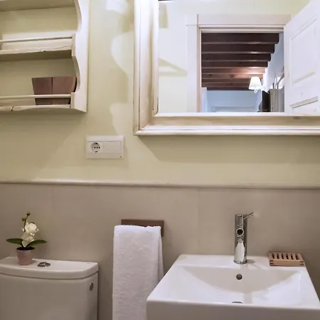 La Casa Del Transito - Living Toledo