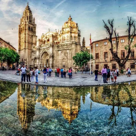 La Casa Del Tránsito - Living Toledo